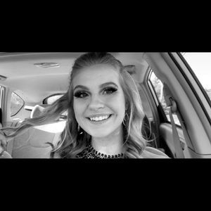 Meet your Posher, Olivia